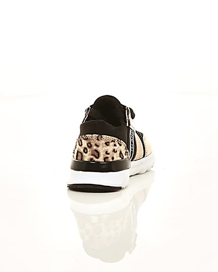 360 degree animation of product Mini girls gold leopard print runner trainers frame-15