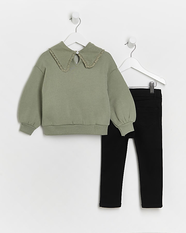 Mini girls green sweatshirt and jeans outfit