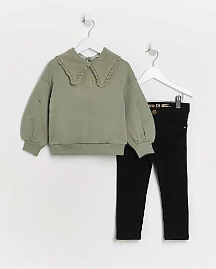 Mini girls green sweatshirt and jeans outfit