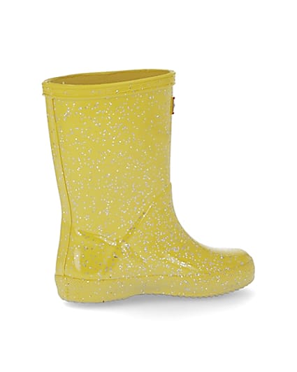 360 degree animation of product Mini girls Hunter yellow glitter wellie boots frame-14