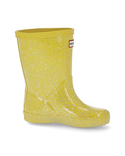 360 degree animation of product Mini girls Hunter yellow glitter wellie boots frame-16