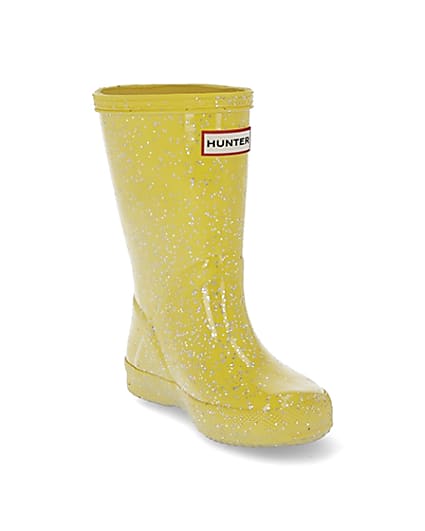 360 degree animation of product Mini girls Hunter yellow glitter wellie boots frame-19
