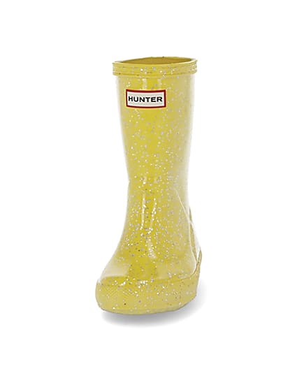 360 degree animation of product Mini girls Hunter yellow glitter wellie boots frame-22