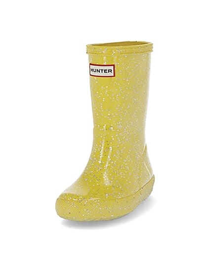 360 degree animation of product Mini girls Hunter yellow glitter wellie boots frame-23