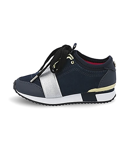 360 degree animation of product Mini girls navy runner trainers frame-3