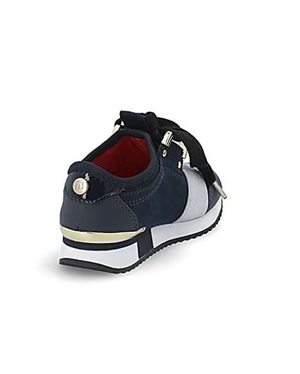 360 degree animation of product Mini girls navy runner trainers frame-11