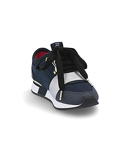 360 degree animation of product Mini girls navy runner trainers frame-19