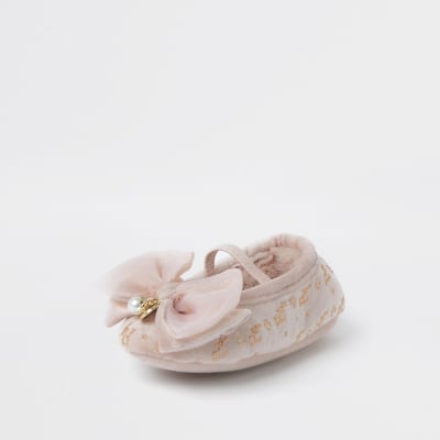 girls pink ballet slippers