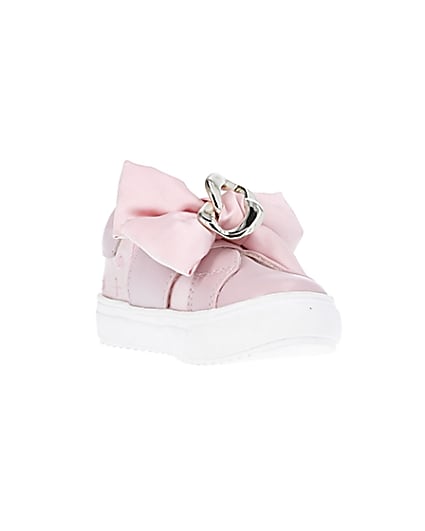 360 degree animation of product Mini girls pink velcro satin bow trainers frame-19