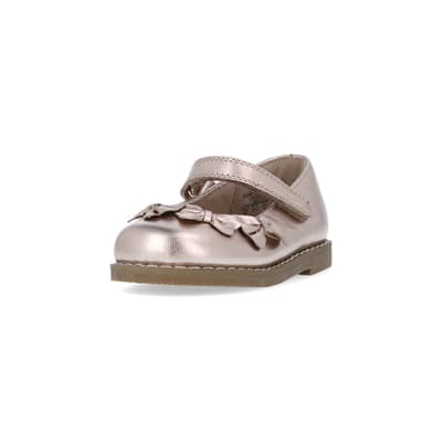 360 degree animation of product Mini girls Rose Gold Leather Mary Jane shoes frame-23