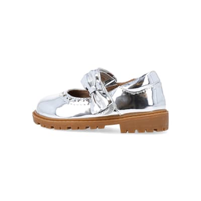 360 degree animation of product Mini girls silver bow mary jane shoes frame-4