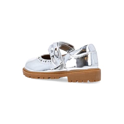 360 degree animation of product Mini girls silver bow mary jane shoes frame-5
