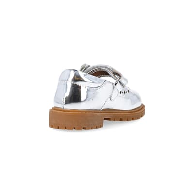 360 degree animation of product Mini girls silver bow mary jane shoes frame-11