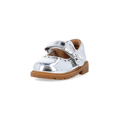 360 degree animation of product Mini girls silver bow mary jane shoes frame-23