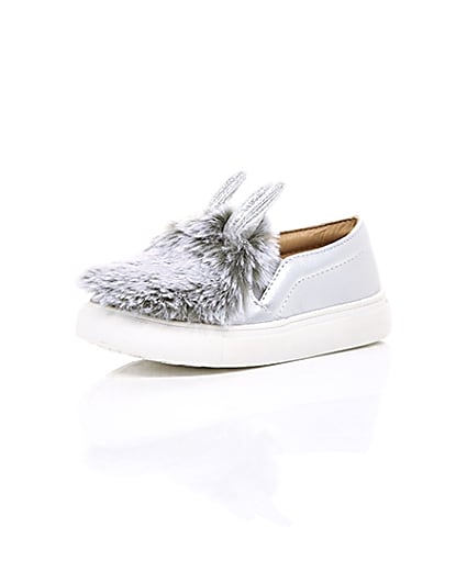 360 degree animation of product Mini girls silver tone faux fur plimsolls frame-0