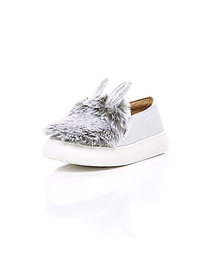 360 degree animation of product Mini girls silver tone faux fur plimsolls frame-1