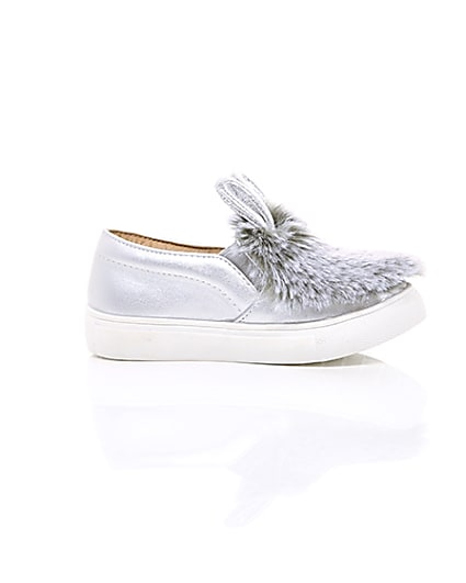360 degree animation of product Mini girls silver tone faux fur plimsolls frame-9
