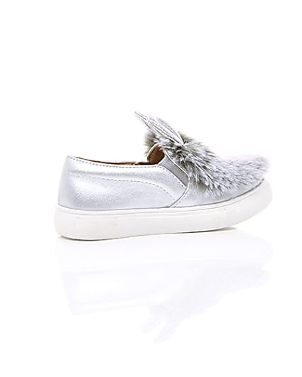 360 degree animation of product Mini girls silver tone faux fur plimsolls frame-11