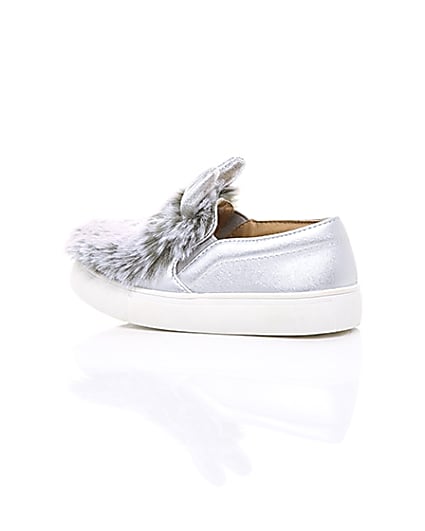 360 degree animation of product Mini girls silver tone faux fur plimsolls frame-20