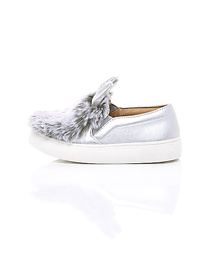 360 degree animation of product Mini girls silver tone faux fur plimsolls frame-21