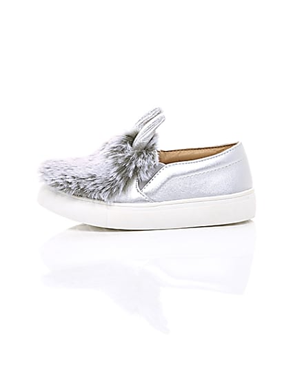 360 degree animation of product Mini girls silver tone faux fur plimsolls frame-22