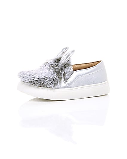 360 degree animation of product Mini girls silver tone faux fur plimsolls frame-23