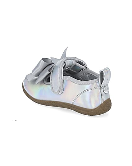 360 degree animation of product Mini girls silver tone metallic bow shoes frame-6
