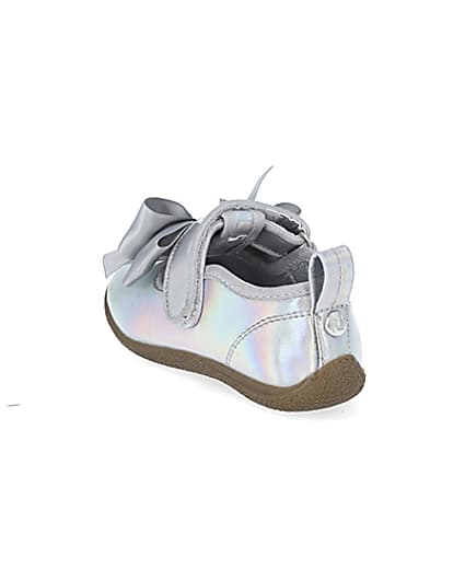 360 degree animation of product Mini girls silver tone metallic bow shoes frame-7
