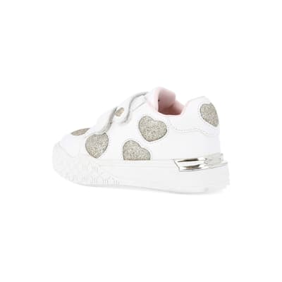 360 degree animation of product Mini girls White Glitter Heart trainers frame-5
