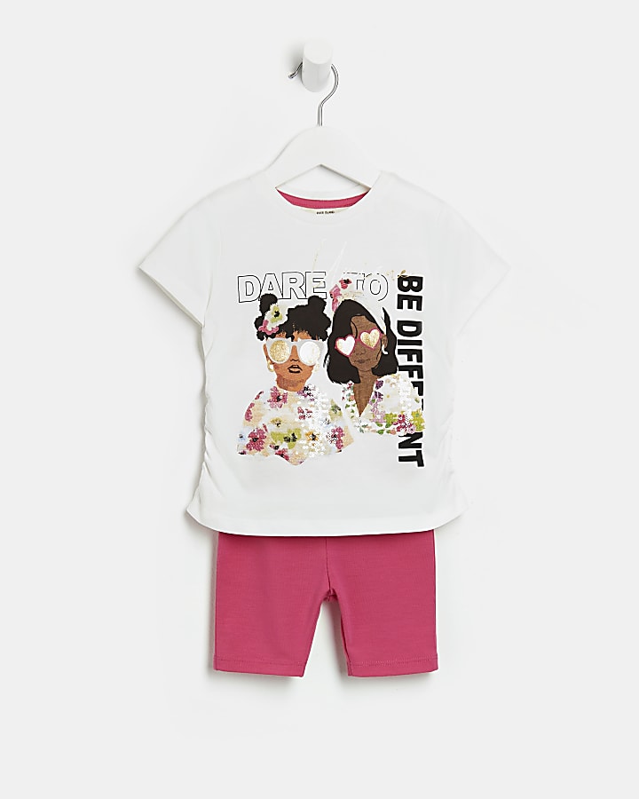 Mini girls white graphic t-shirt outfit