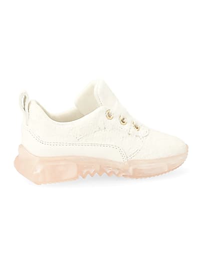 360 degree animation of product Mini girls white lace contrast sole trainers frame-14