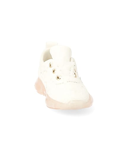 360 degree animation of product Mini girls white lace contrast sole trainers frame-20