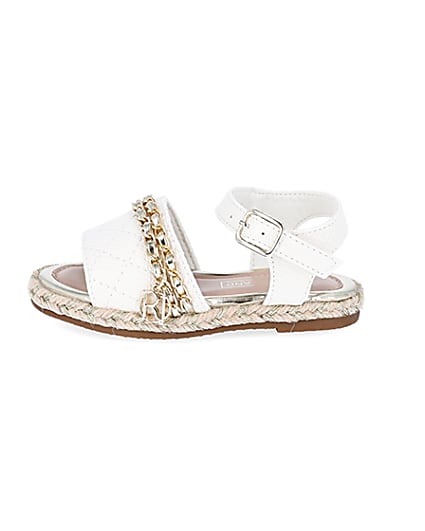 360 degree animation of product Mini girls white quilted chain sandals frame-3