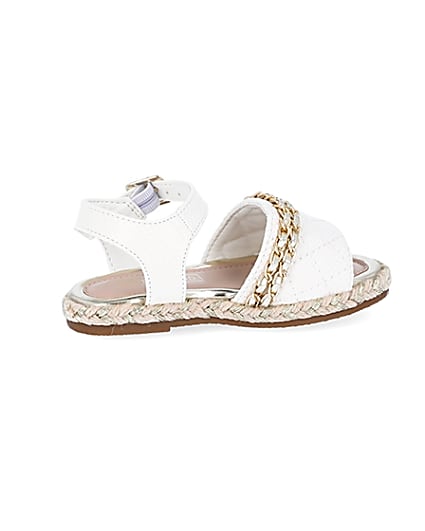 360 degree animation of product Mini girls white quilted chain sandals frame-14