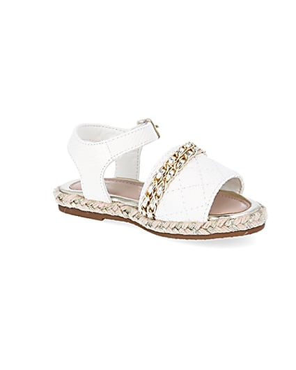 360 degree animation of product Mini girls white quilted chain sandals frame-17