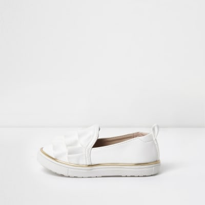 Mini girls white ruffle slip on plimsolls