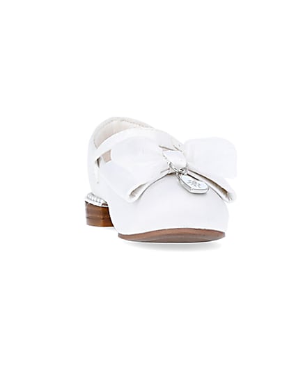 360 degree animation of product Mini girls white Satin Bow ballerina shoes frame-20