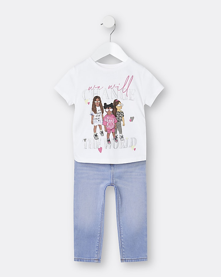Mini girls white t-shirt and jeans outfit