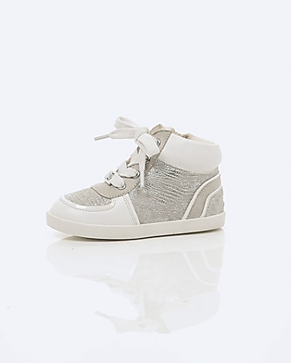 360 degree animation of product Mini girls white textured hi top trainers frame-23