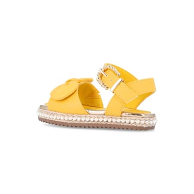 360 degree animation of product Mini Girls Yellow Pearl Embellished Sandals frame-5