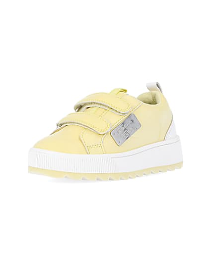 360 degree animation of product Mini girls Yellow Quilted velcro trainers frame-0