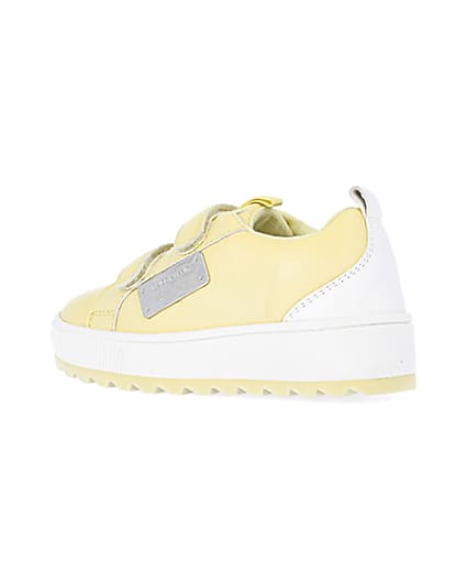 360 degree animation of product Mini girls Yellow Quilted velcro trainers frame-5