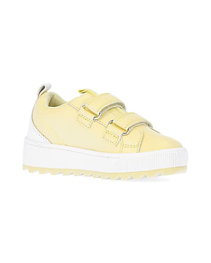 360 degree animation of product Mini girls Yellow Quilted velcro trainers frame-17