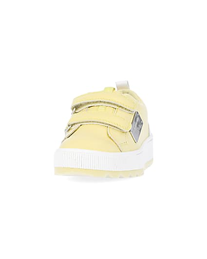 360 degree animation of product Mini girls Yellow Quilted velcro trainers frame-22