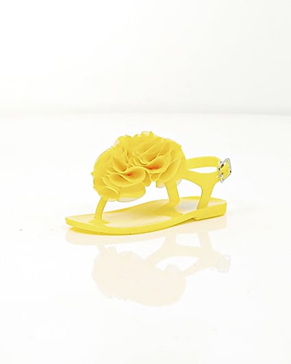 360 degree animation of product Mini girls yellow ruffle jelly sandals frame-0