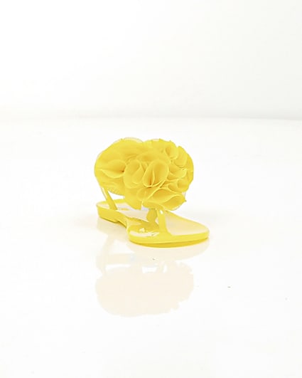 360 degree animation of product Mini girls yellow ruffle jelly sandals frame-5