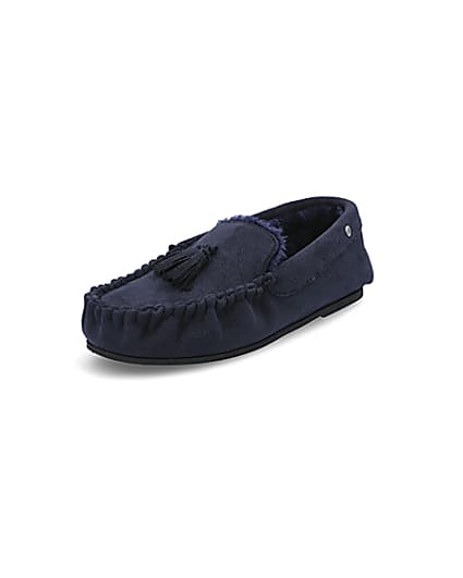360 degree animation of product Navy faux fur lined moccasin slippers frame-0