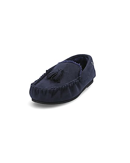 360 degree animation of product Navy faux fur lined moccasin slippers frame-23