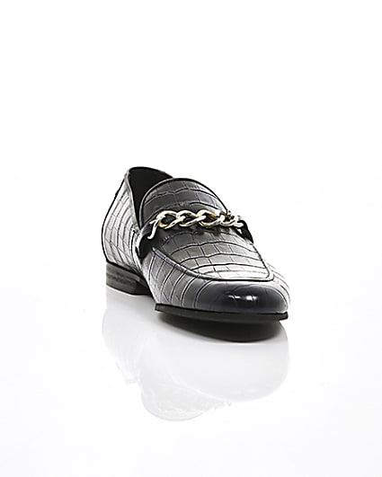 360 degree animation of product Navy high shine leather croc embossed loafers frame-5