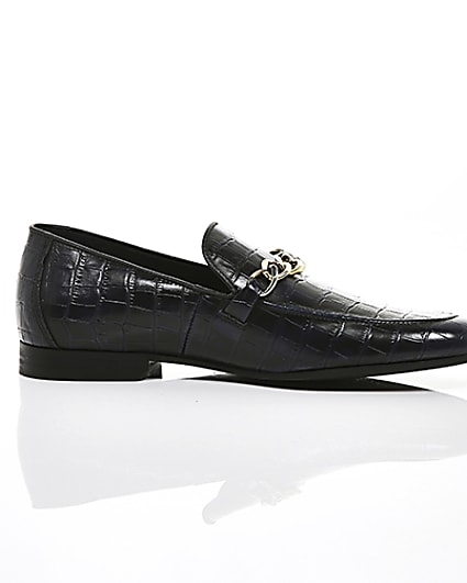 360 degree animation of product Navy high shine leather croc embossed loafers frame-9